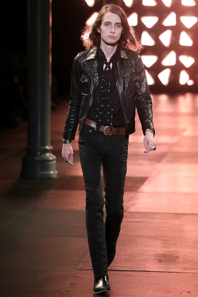 Look 11